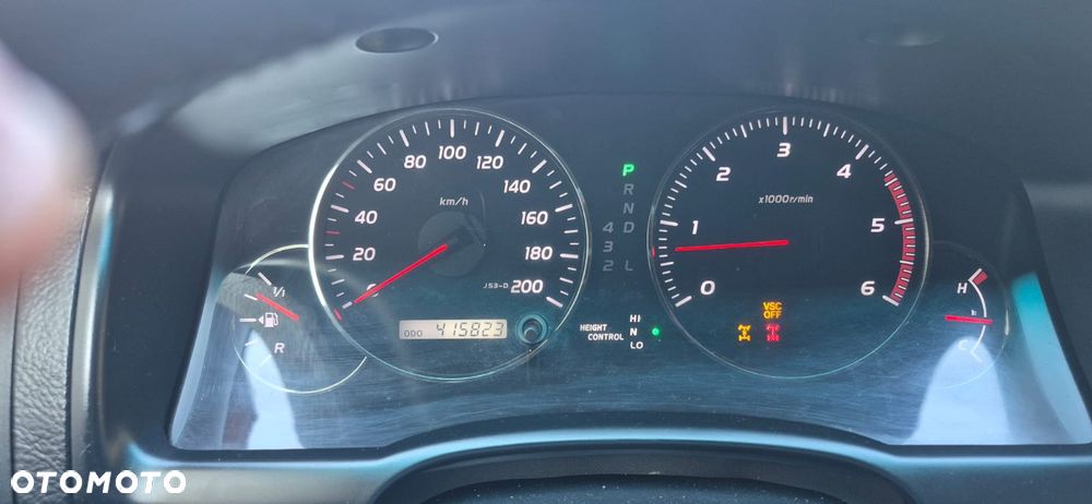 Toyota Land Cruiser - 36