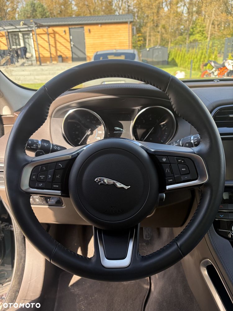 Jaguar F-Pace - 18