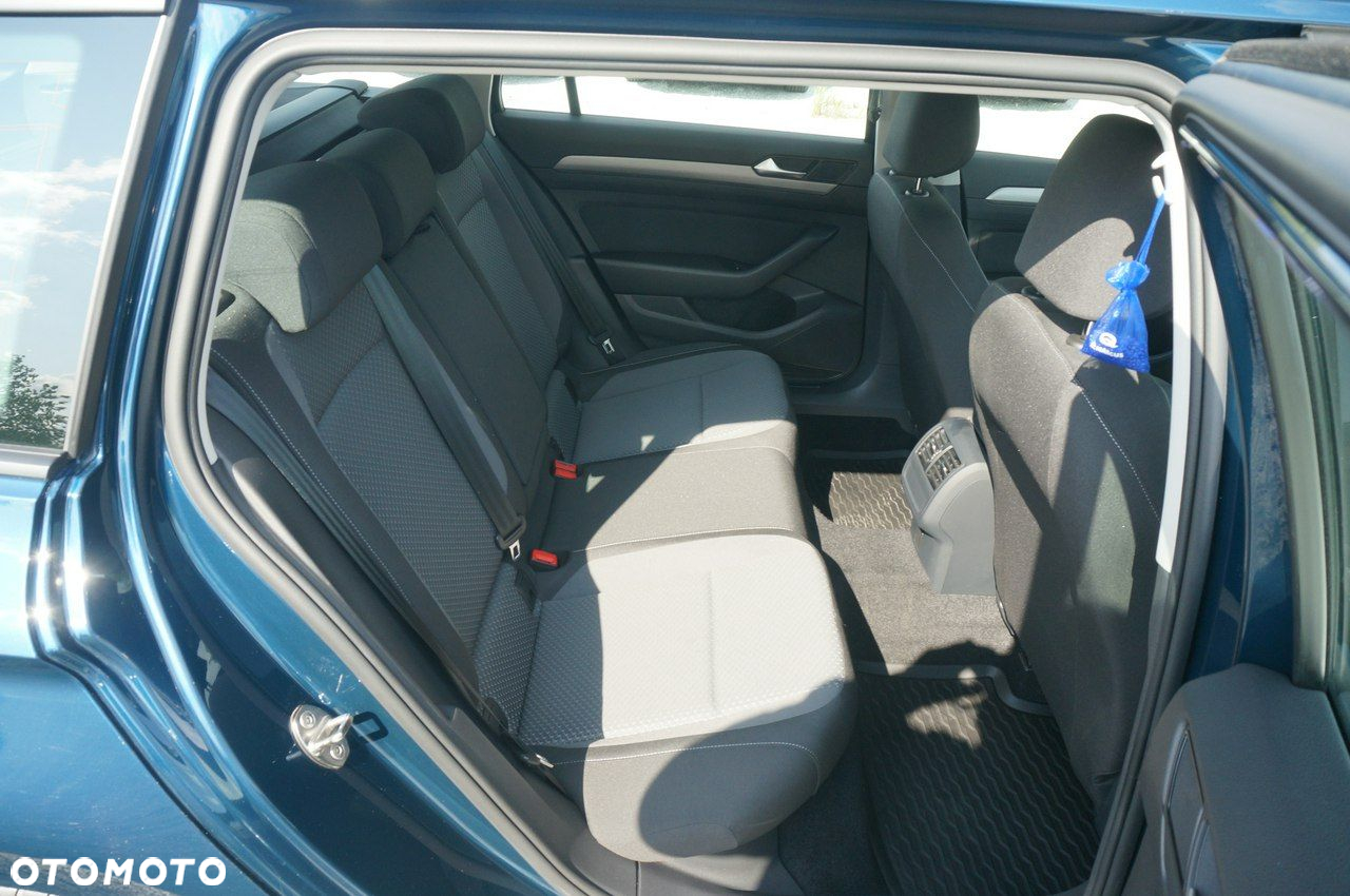 Volkswagen Passat 2.0 TDI EVO Essence - 32