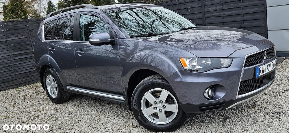 Mitsubishi Outlander 2.0 DI-D 4WD Intense - 2