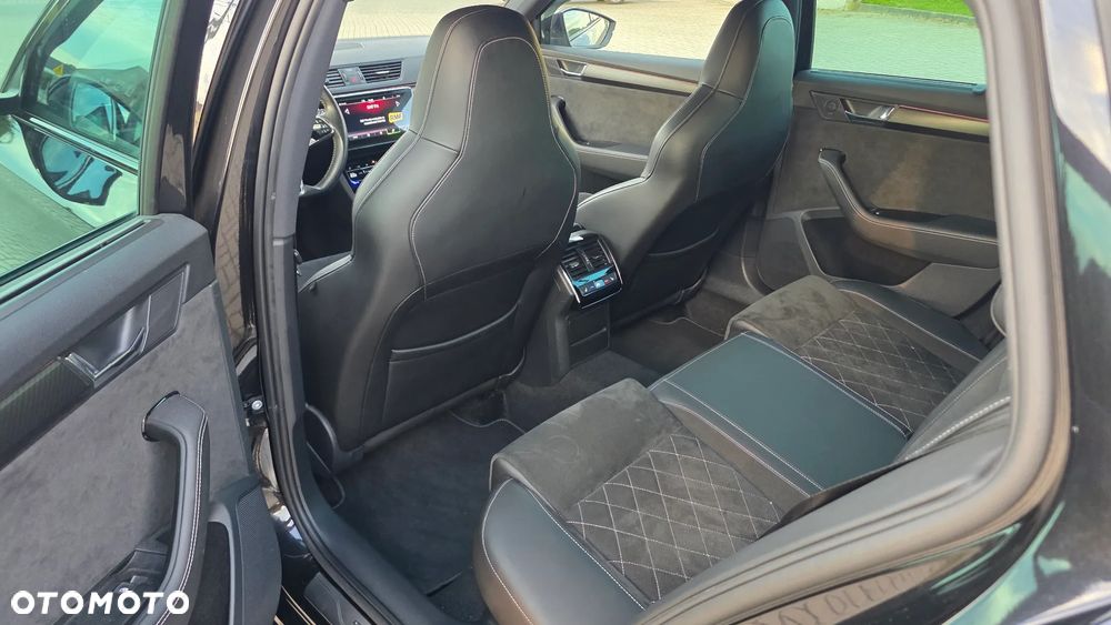 Skoda Superb 2.0 TDI Sportline DSG - 15