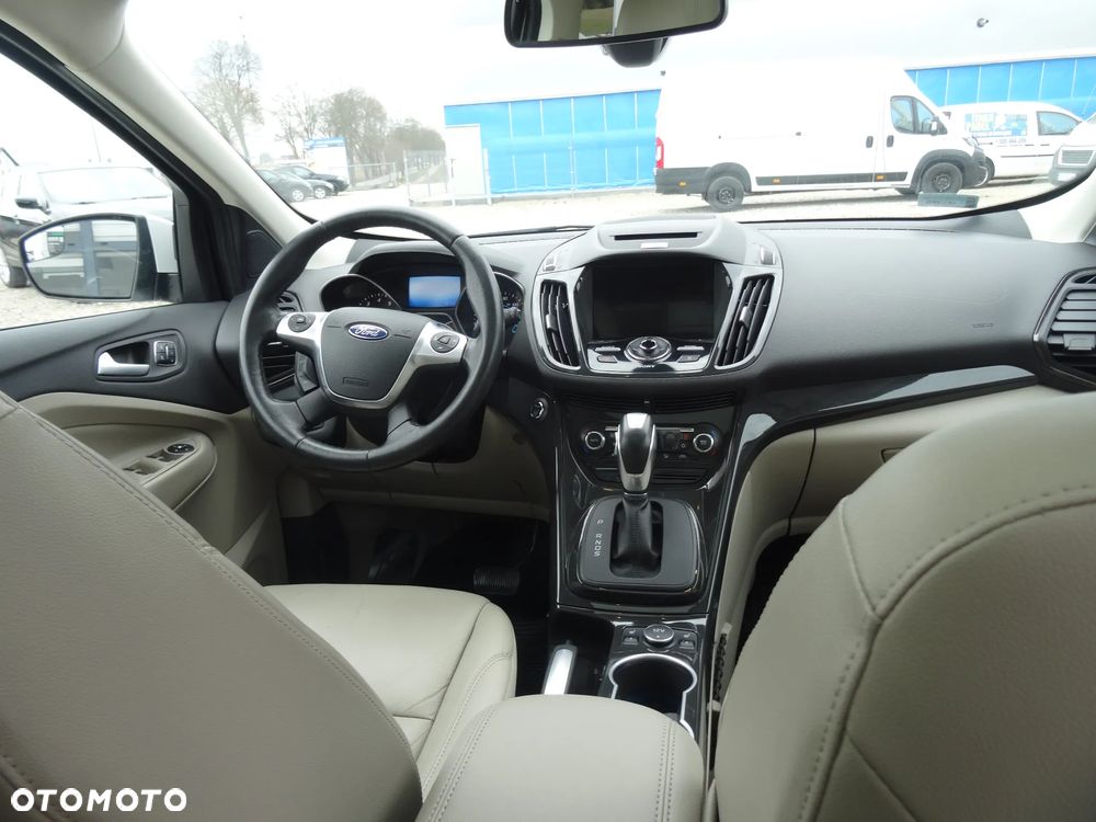 Ford Escape 2.0 EcoBoost AWD Titanium - 11