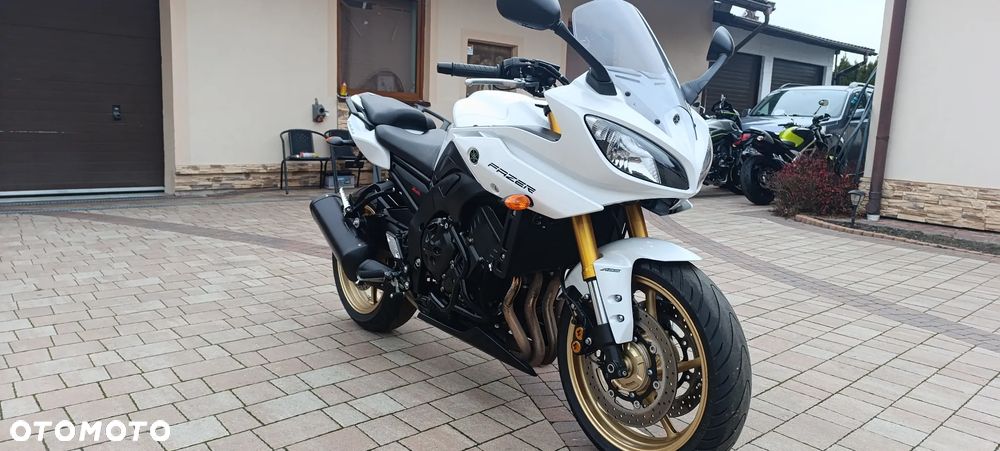 Yamaha FZ8 - 4