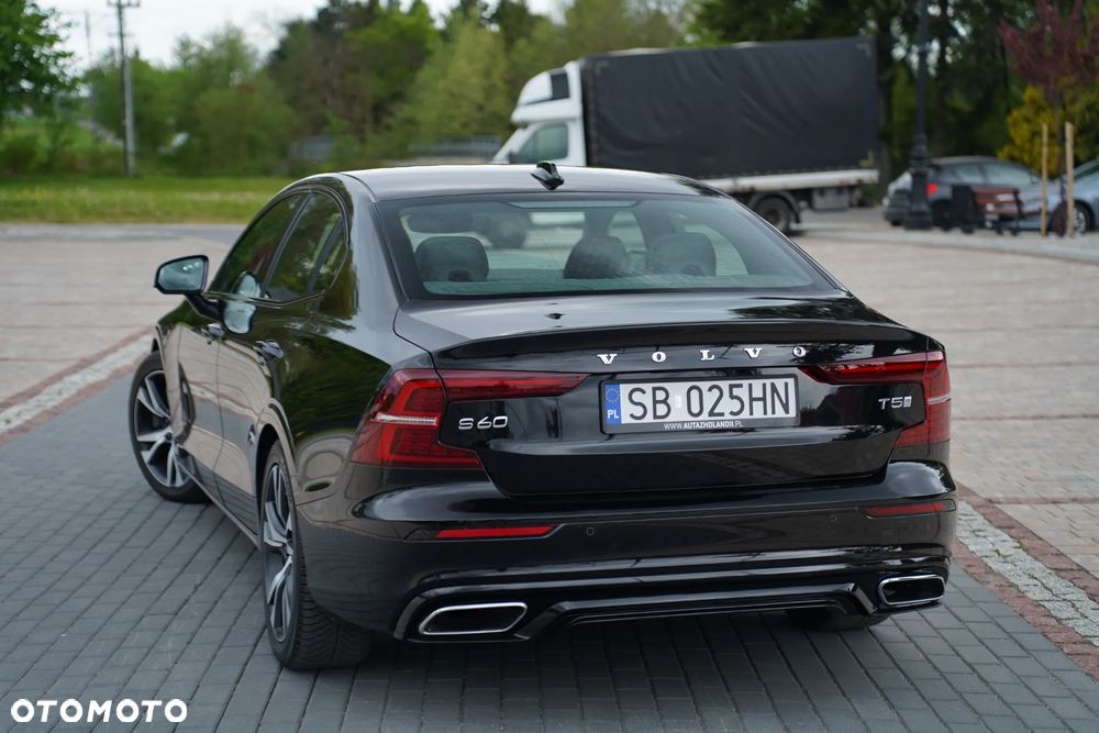 Volvo S60 T5 R-Design - 9