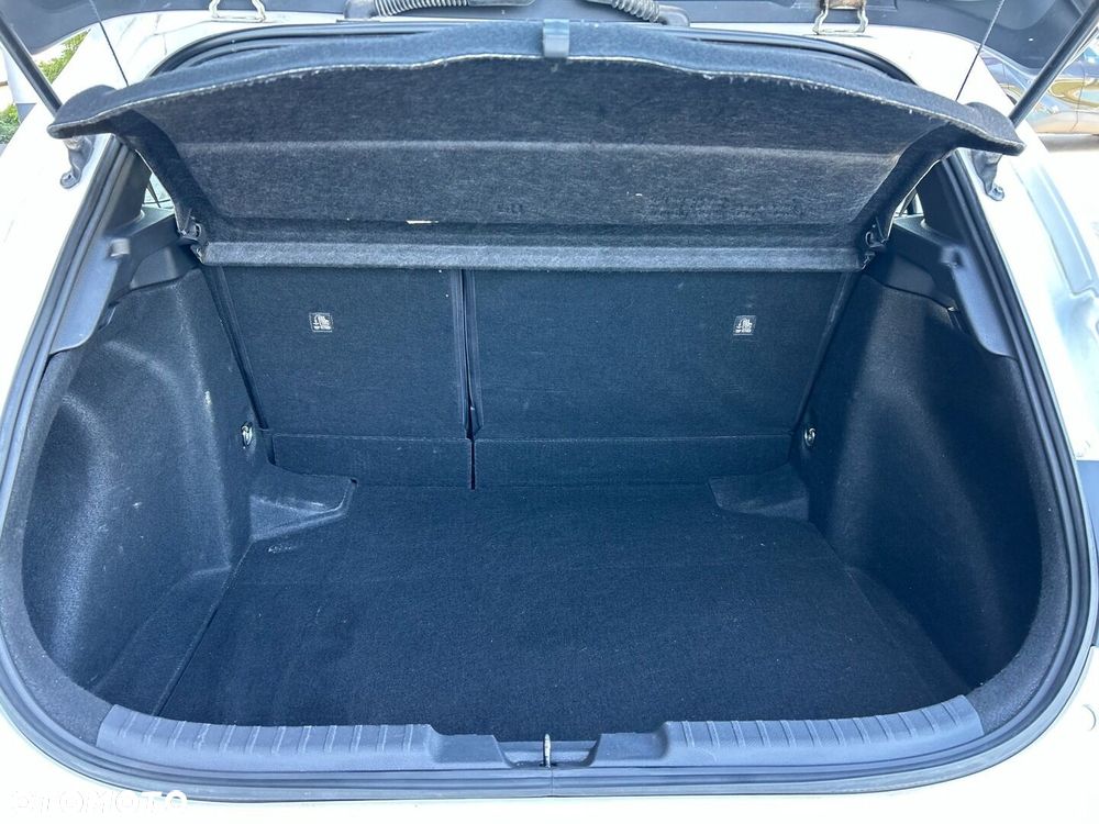 Toyota Corolla - 26
