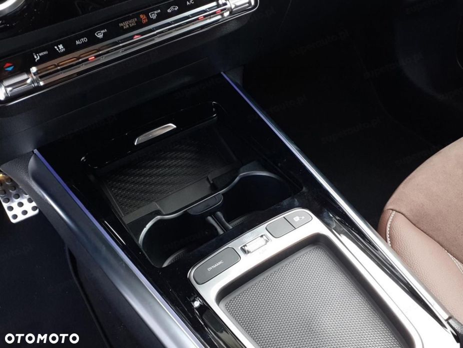 Mercedes-Benz GLA - 19