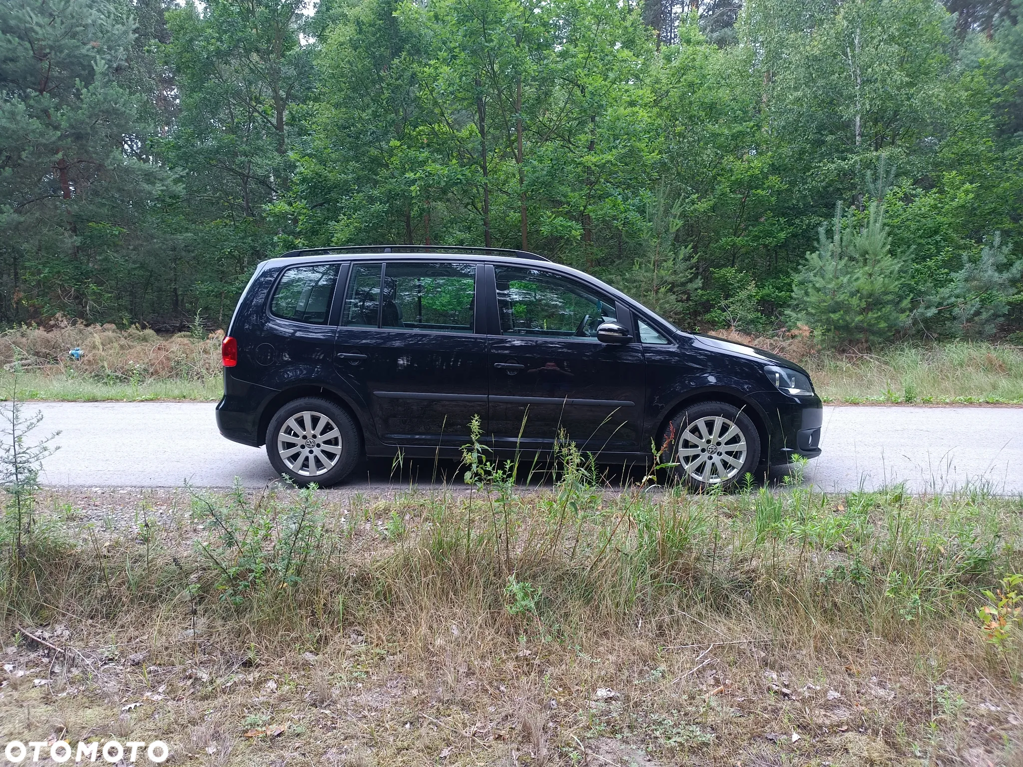 Volkswagen Touran 1.6 TDI DPF BlueMot Comfortline - 4