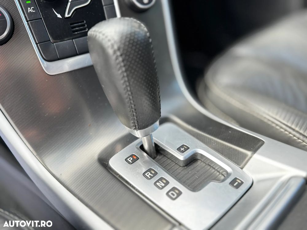 Volvo XC 60 D4 Rdesign - 29