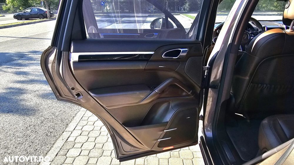 Porsche Cayenne S E-Hybrid Platinum Edition - 14