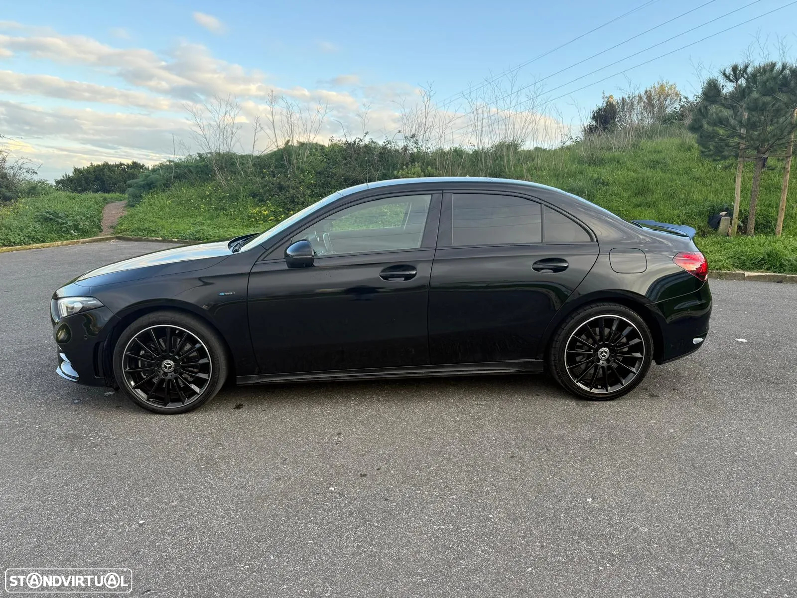 Mercedes-Benz A 250 Limousine e AMG Line - 4