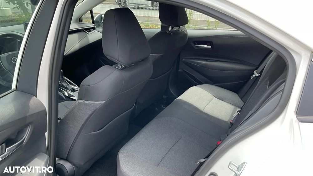 Toyota Corolla 1.8 HSD Business - 25