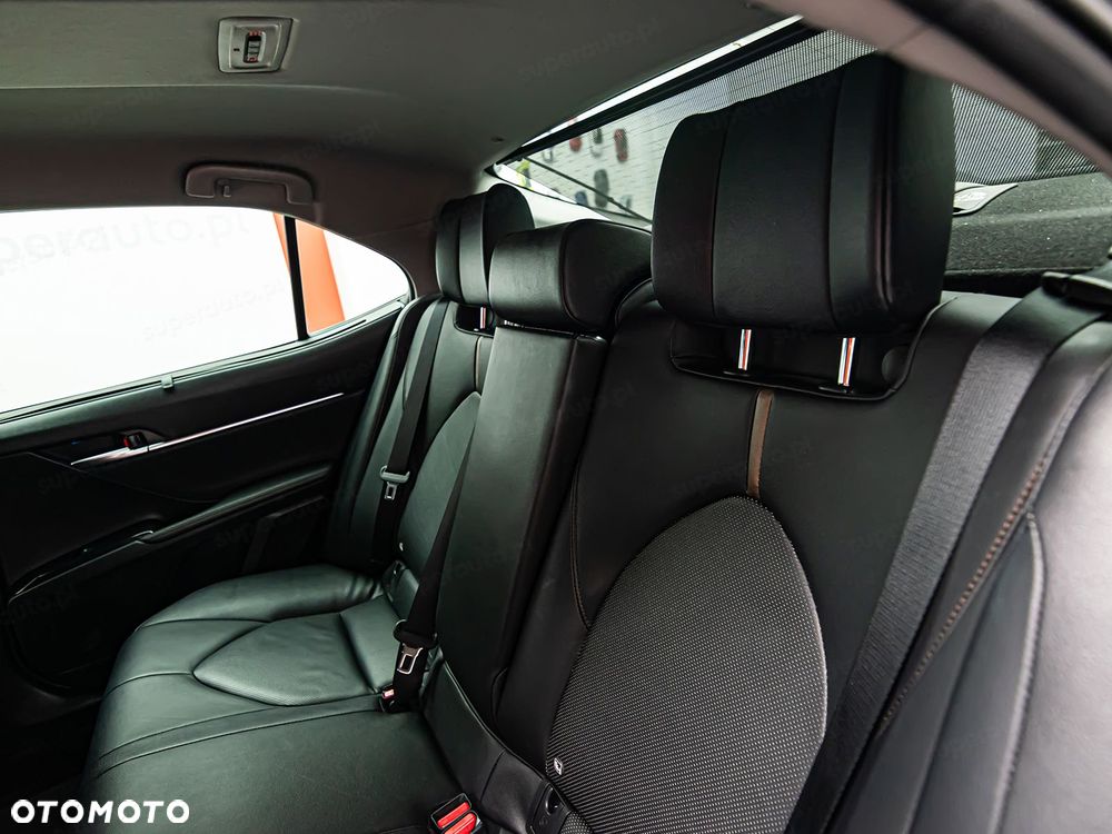 Toyota Camry 2.5 Hybrid Executive CVT - 30