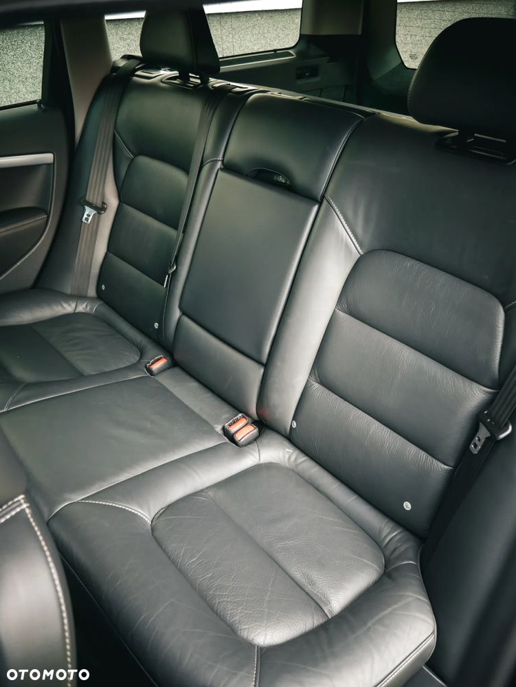 Volvo V70 D4 Black Edition - 12