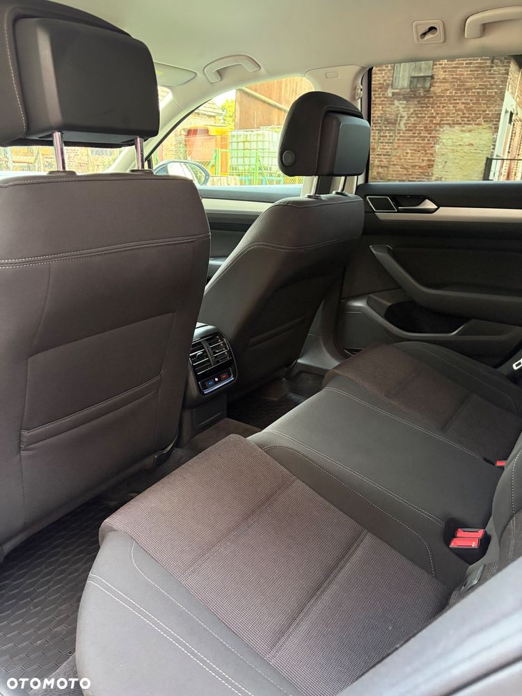 Volkswagen Passat 2.0 TDI BMT Trendline - 9