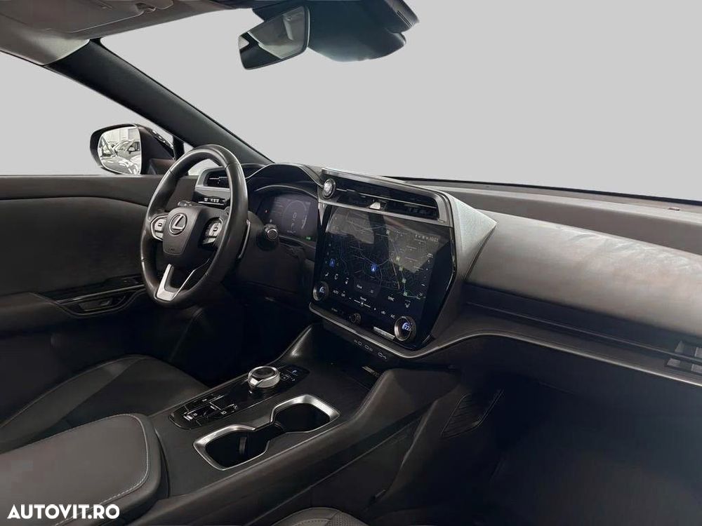 Lexus RZ 450e Executive Line - 11