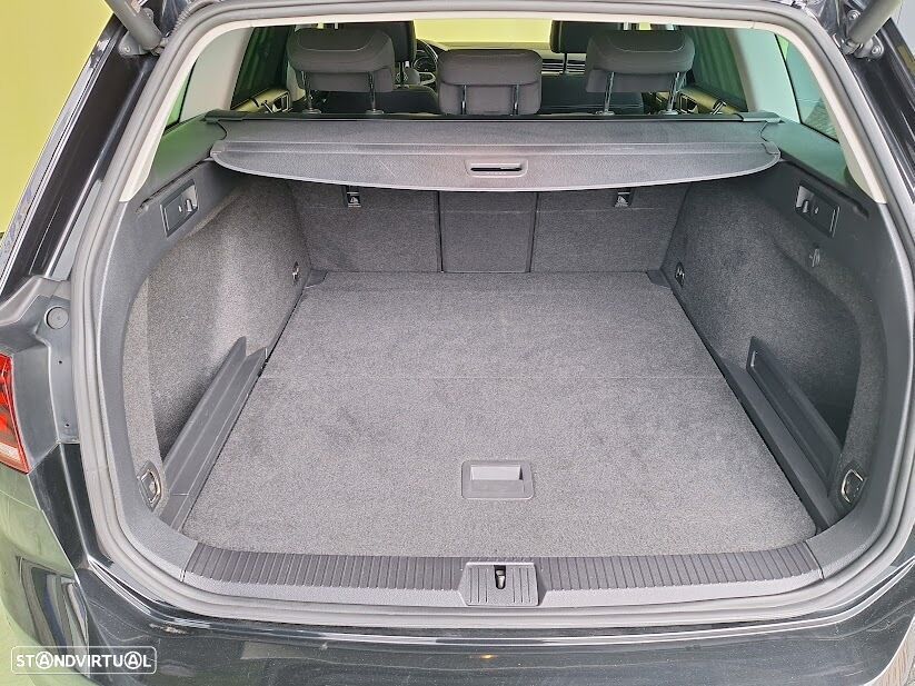 VW Passat Variant 2.0 TDi Business DSG - 34