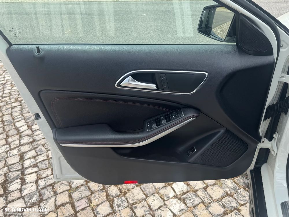 Mercedes-Benz GLA 220 CDI 7G-DCT AMG Line - 10