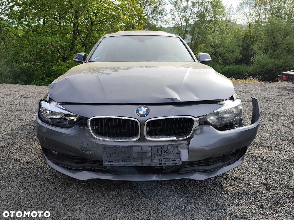 BMW Seria 3 330d xDrive Luxury Line - 4