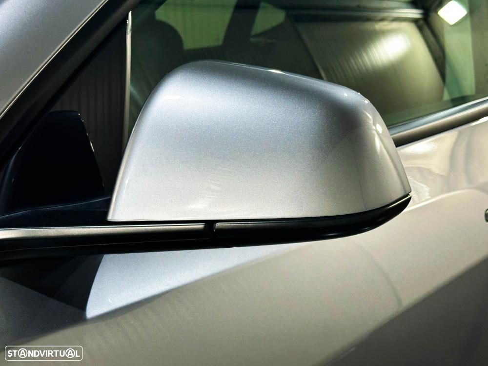 Tesla Model Y Long Range Dual Motor AWD - 16