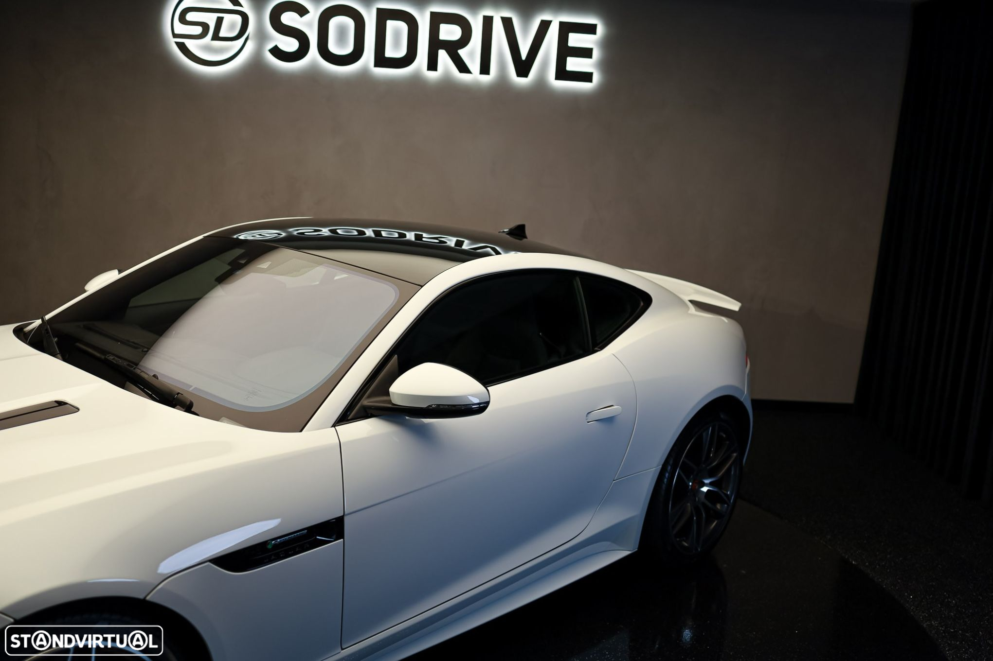 Jaguar F-Type 2.0 i4 R-Dynamic - 30