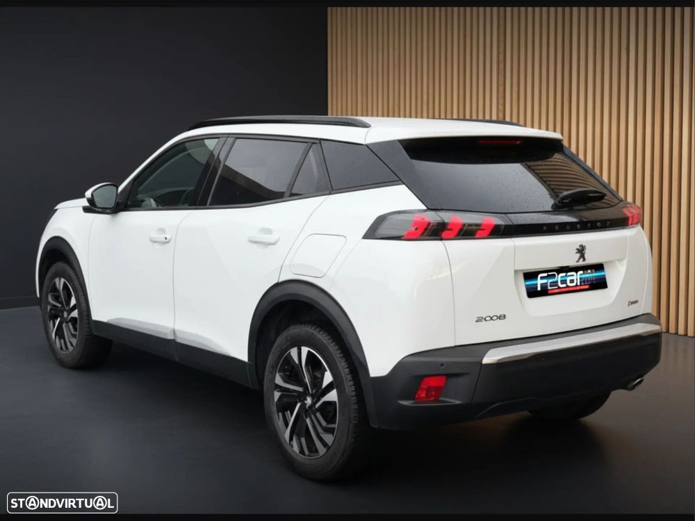 Peugeot 2008 1.2 PureTech Allure Pack - 4
