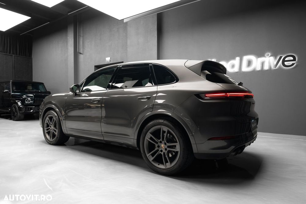 Porsche Cayenne - 8