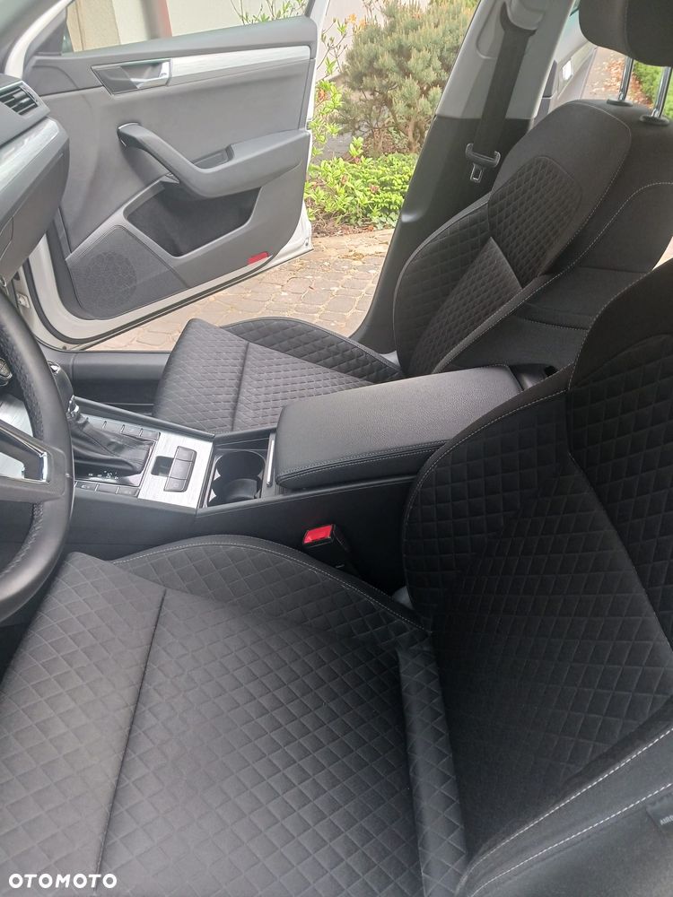 Skoda Superb 2.0 TDI Sportline DSG - 18