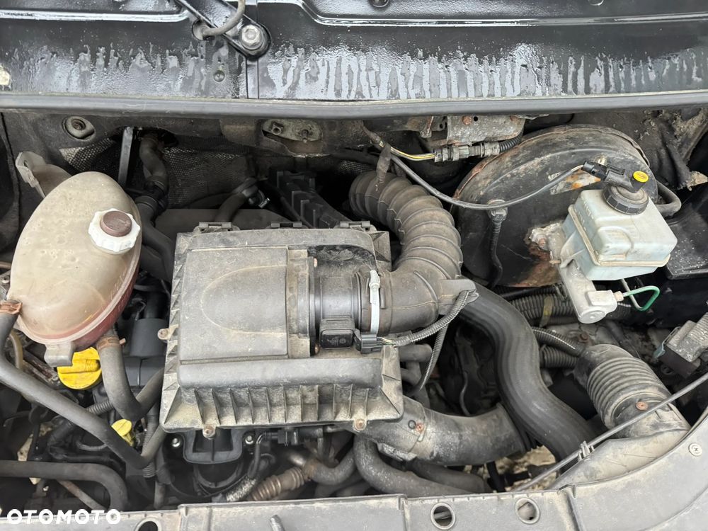 Nissan Interstar - 18