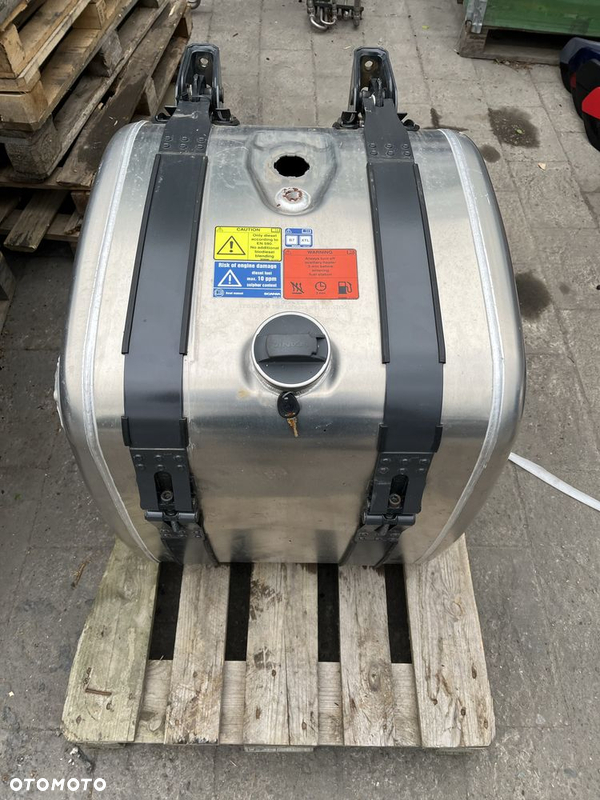 Nowy zbiornik paliwa 265l nowy typ