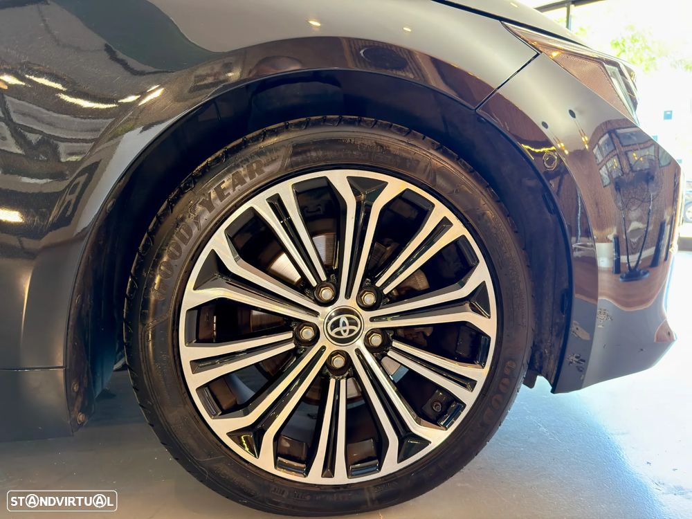 Toyota Corolla 1.8 Hybrid Exclusive - 18