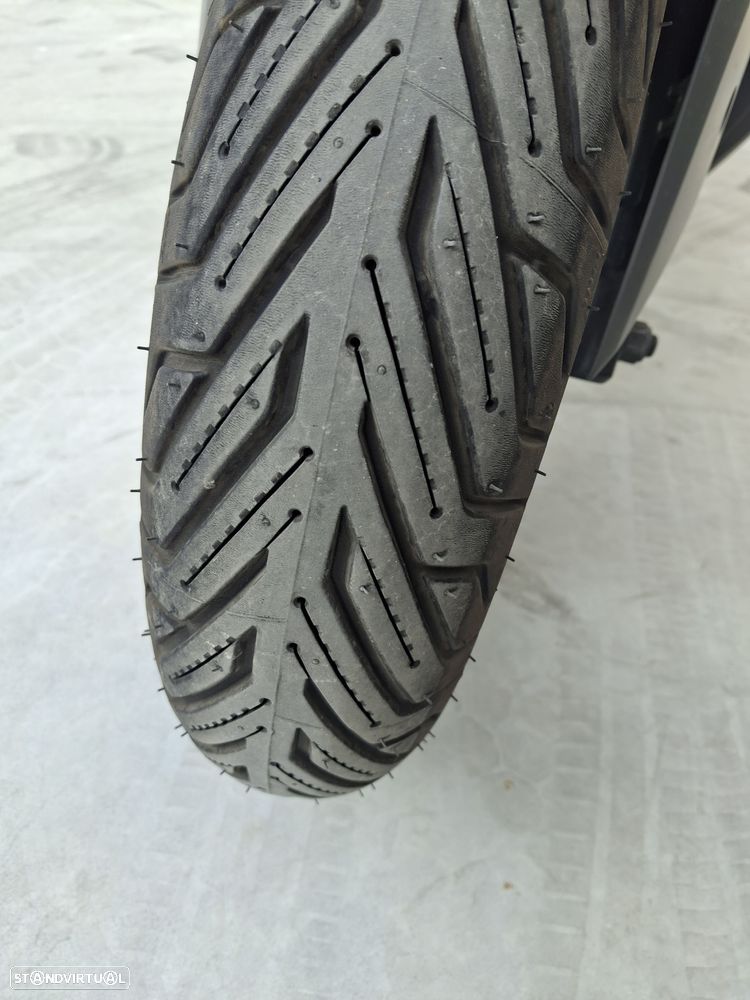 Yamaha X-Max Tech Max - 5