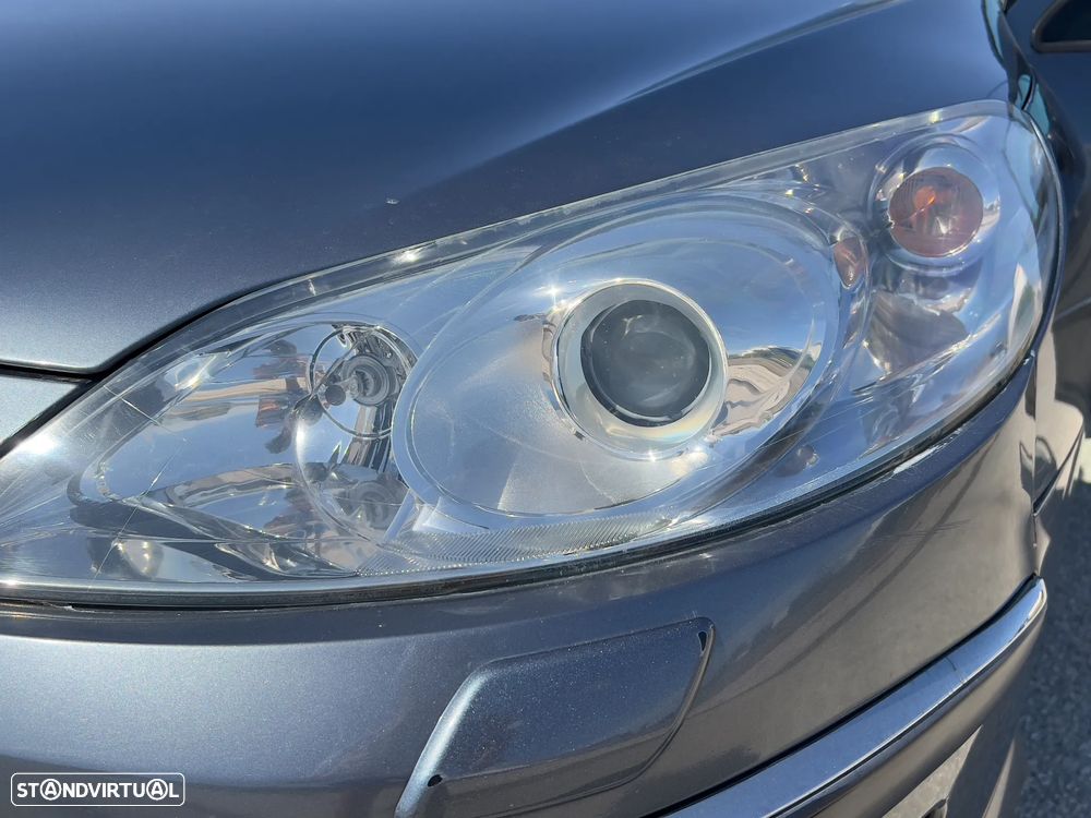 Peugeot 407 SW 2.0 HDi Executive - 25