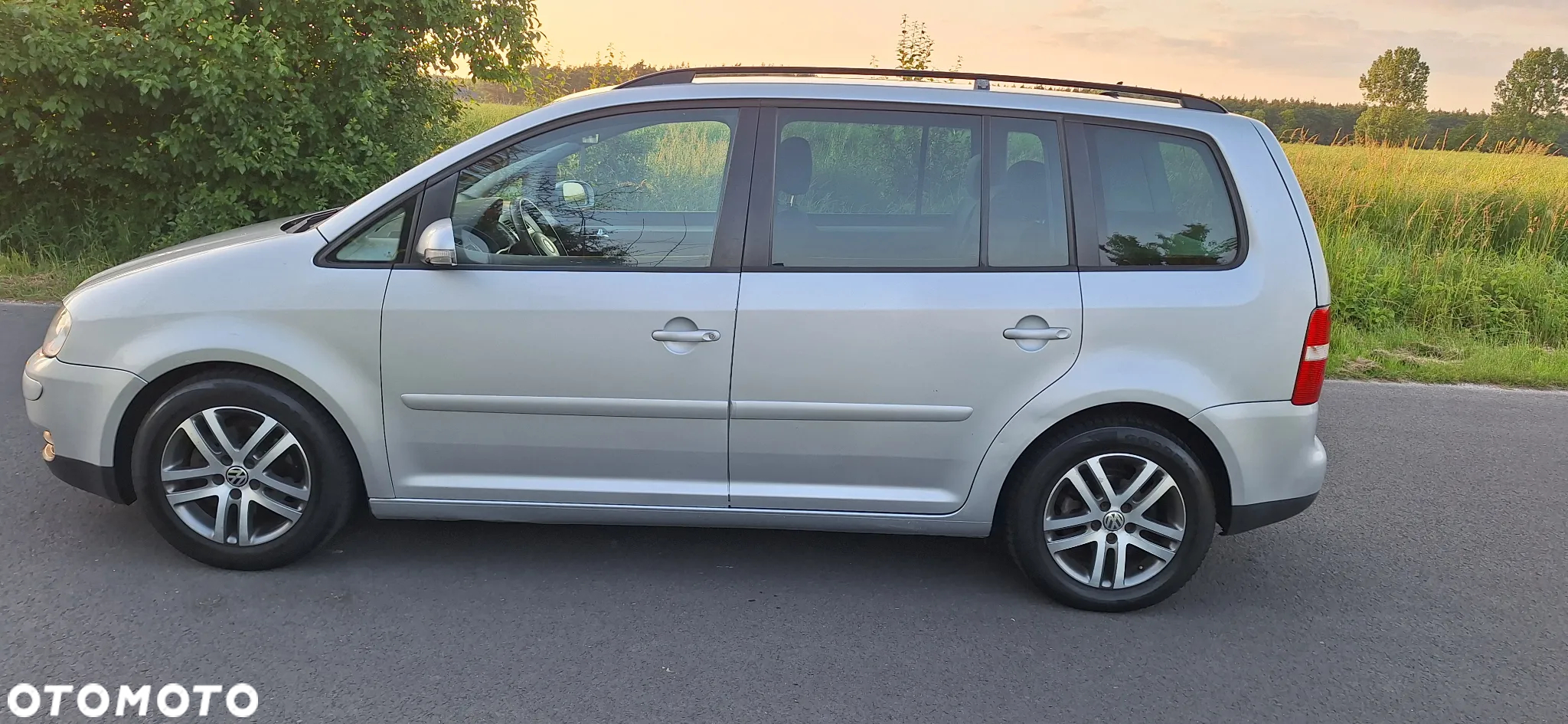 Volkswagen Touran 1.6 Trendline - 2