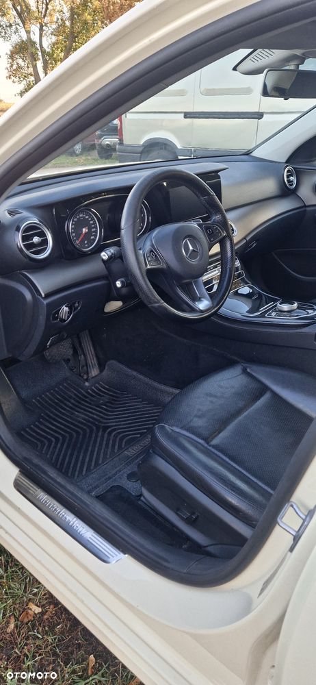 Mercedes-Benz Klasa E 200 d 9G-TRONIC - 9
