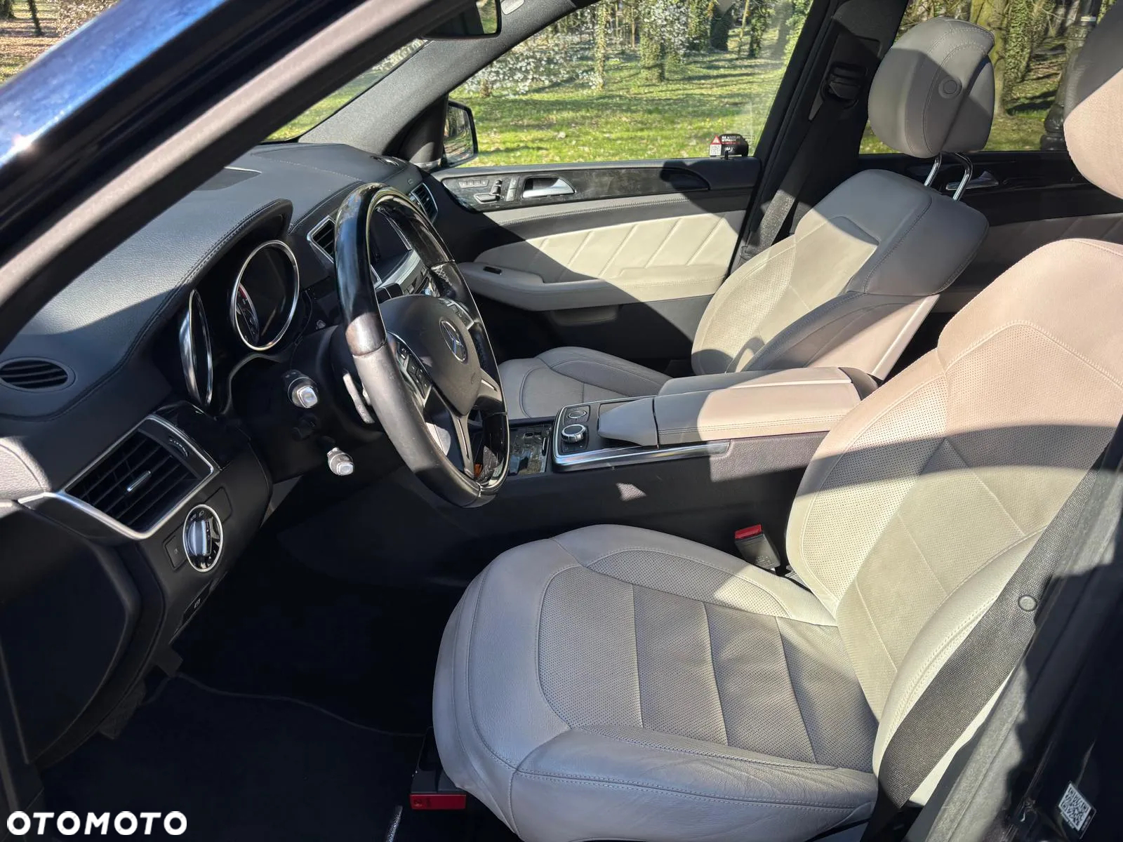 Mercedes-Benz GL 400 4-Matic - 17