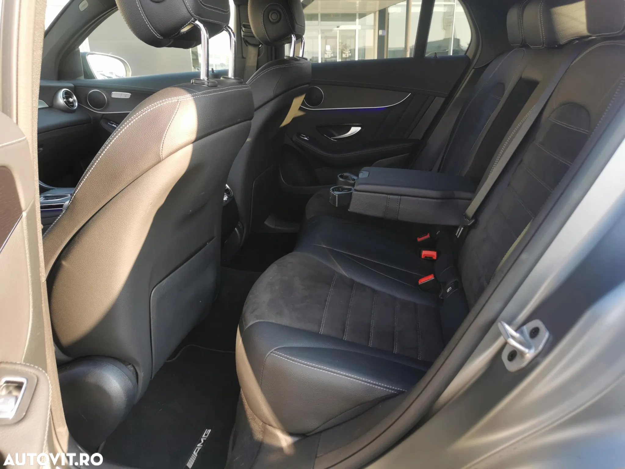 Mercedes-Benz GLC 300 e 4Matic 9G-TRONIC AMG Line - 13