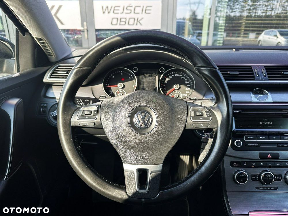 Volkswagen Passat Variant 2.0 Blue TDI SCR Comfortline - 18