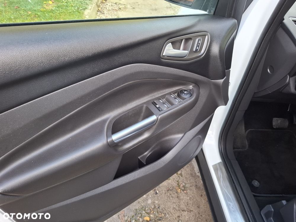 Ford Kuga - 13
