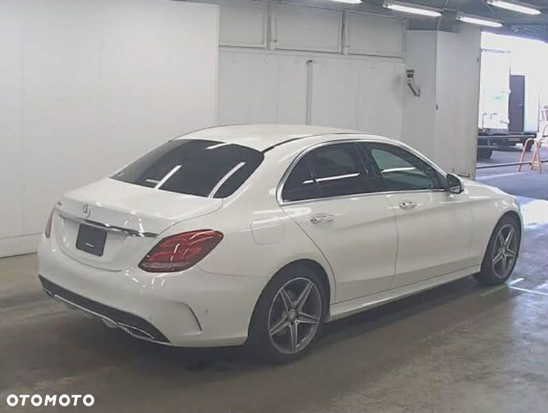 Mercedes-Benz Klasa C 200 7G-TRONIC AMG Line - 3