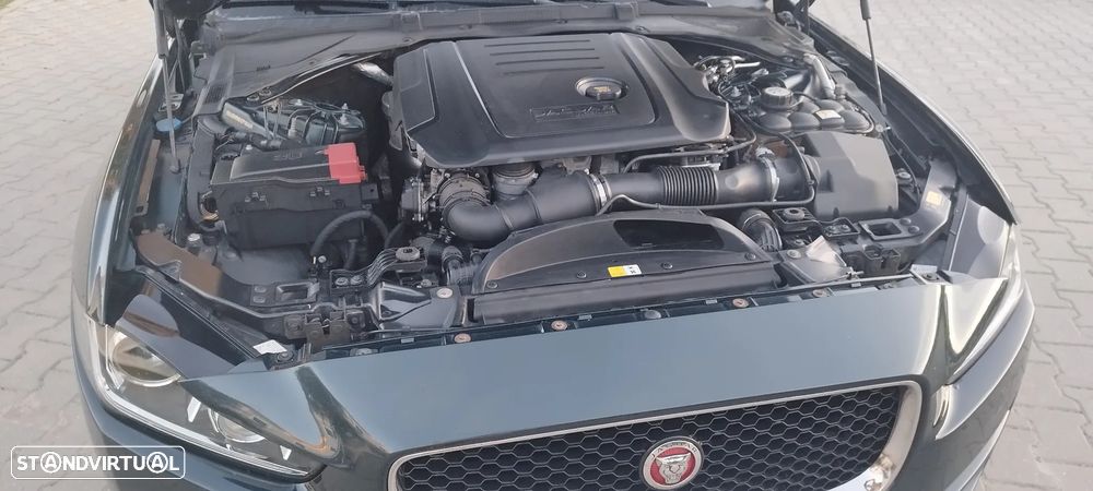 Jaguar XE 2.0 D Portfolio AWD Aut. - 12
