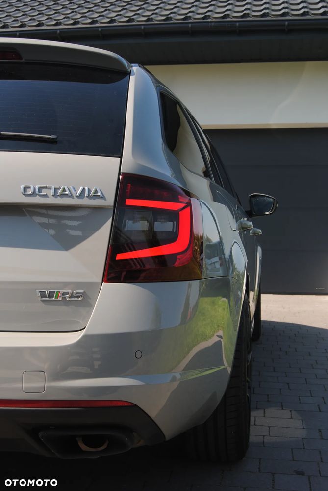 Skoda Octavia 2.0 TSI RS - 32