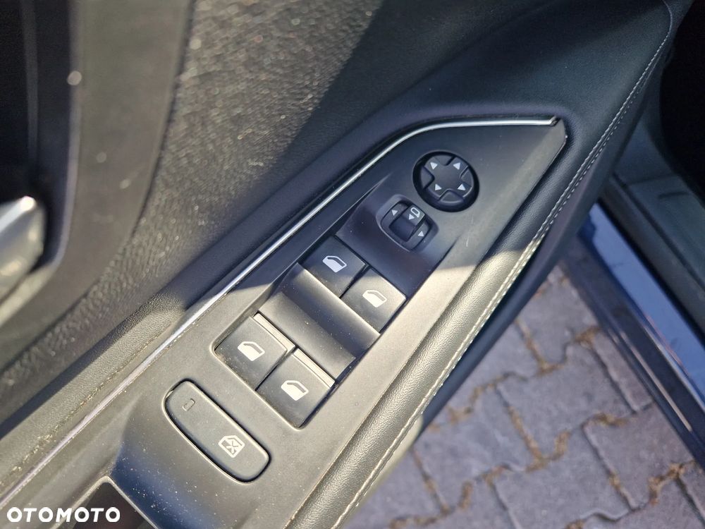 Peugeot 5008 PureTech 130 EAT8 Stop & Start Allure Pack - 6