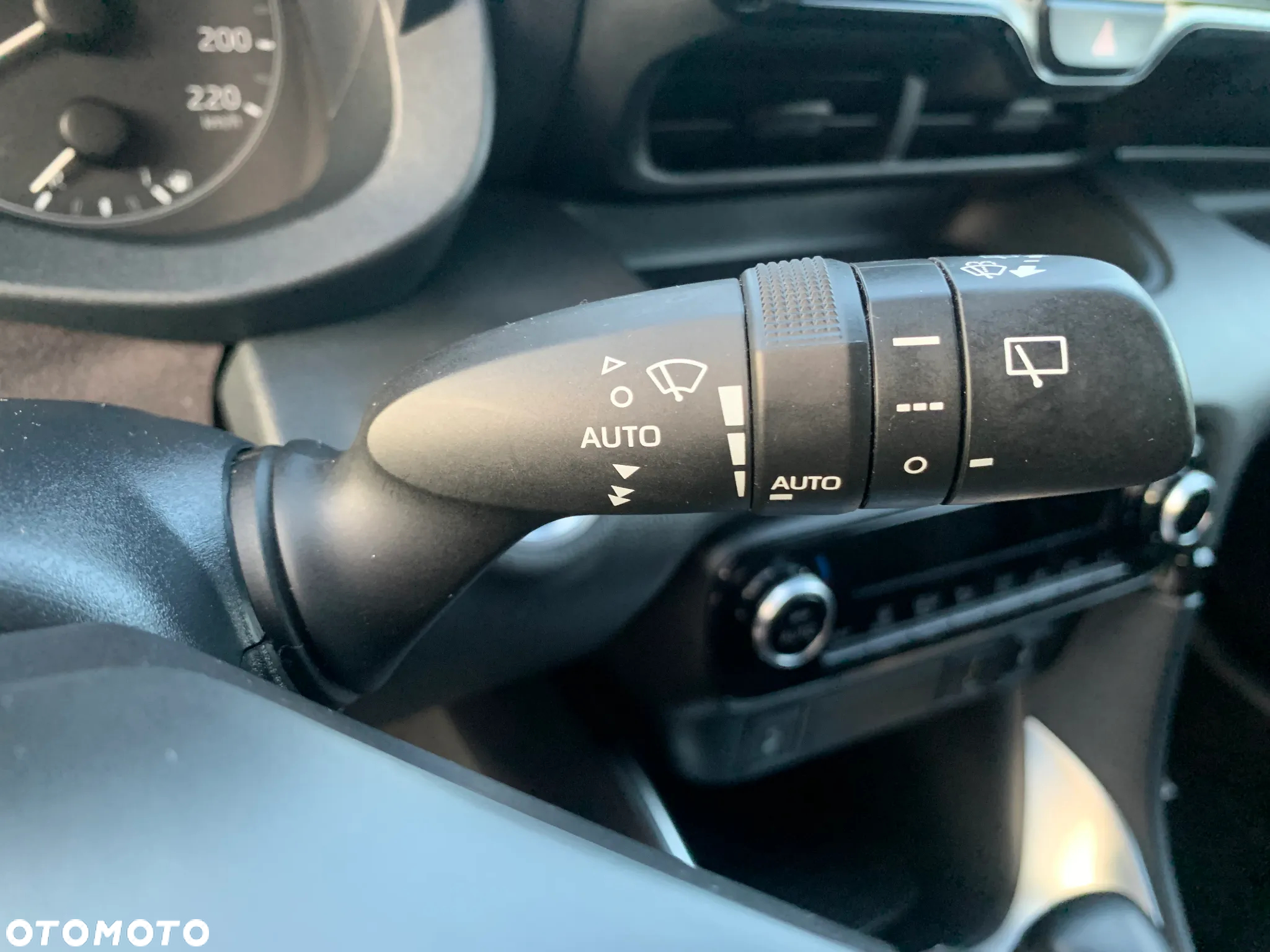 Toyota Yaris Hybrid 1.5 Executive - 30