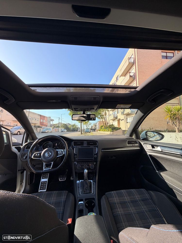 VW Golf - 8