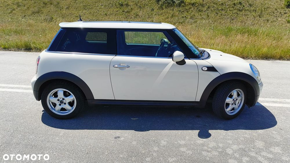 MINI Cooper Standard - 3