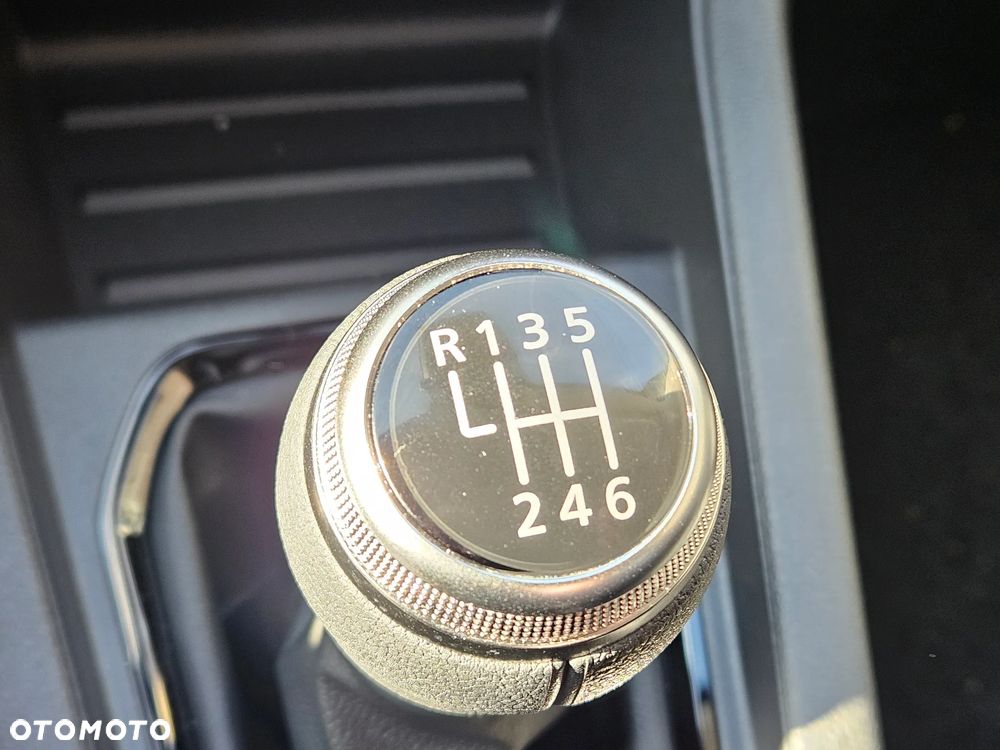 Renault Clio 1.0 TCe Evolution - 27