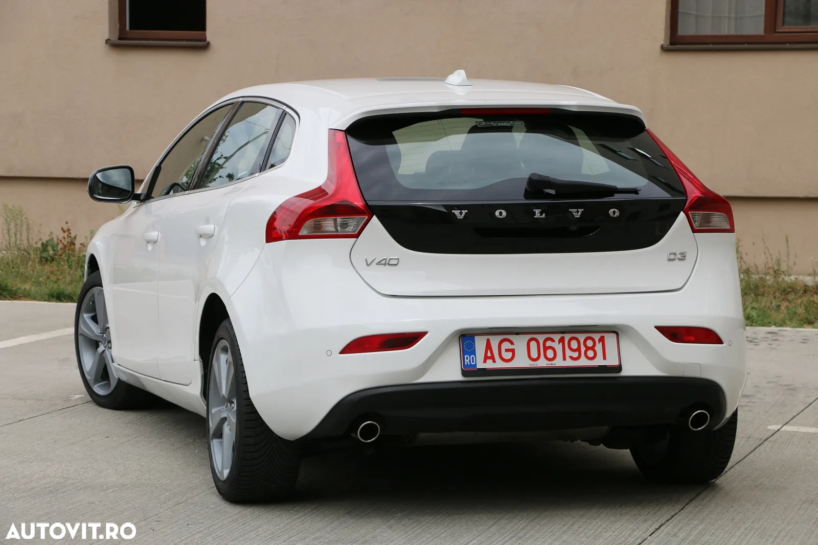 Volvo V40 D3 Geartronic Summum - 4