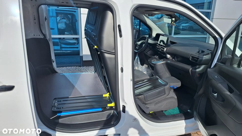 Peugeot Partner Furgon Long 950kg BlueHDi 130 KM S&S EAT8 Bogaty - 39