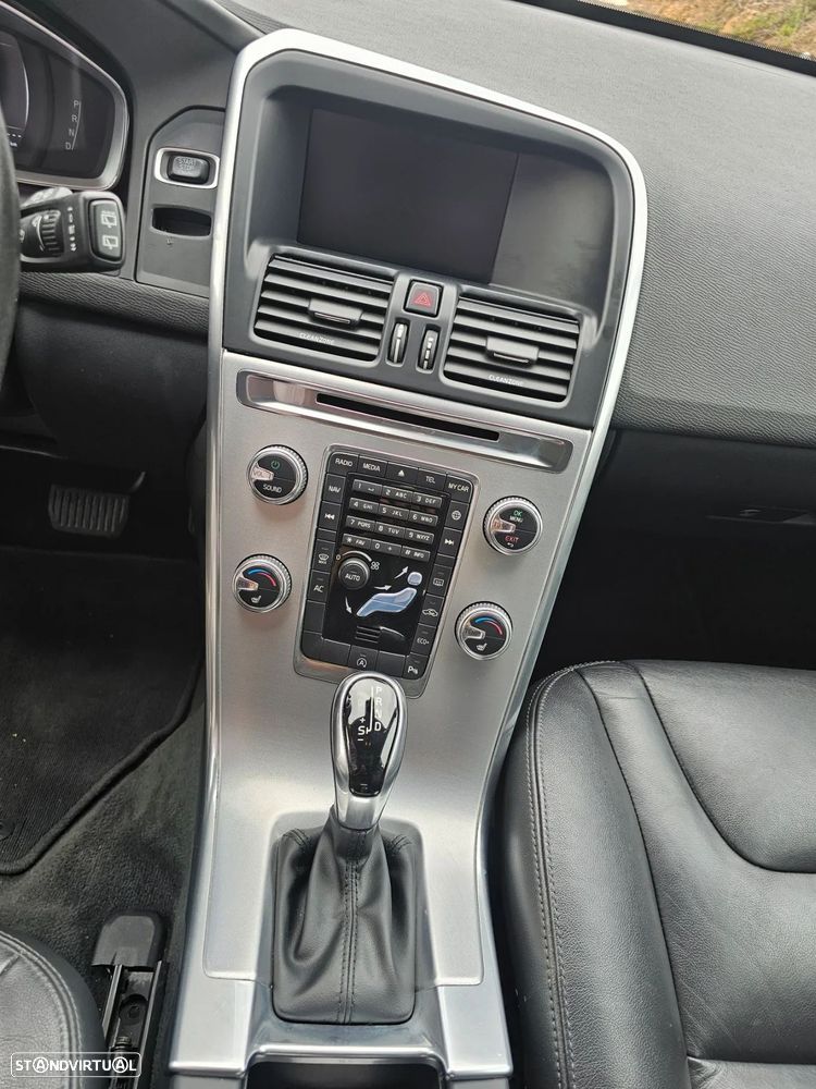 Volvo XC 60 2.0 D4 Summum Geartronic - 17