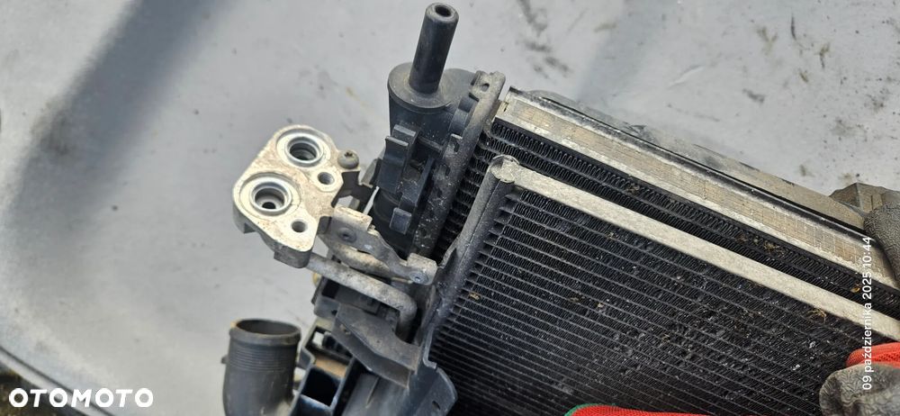 Komplet chłodnic wentylator chłodnicy Volvo V50 S40 II 2,0 D 100kW 136KM 2004r 3M5H-8C607-UC - 4